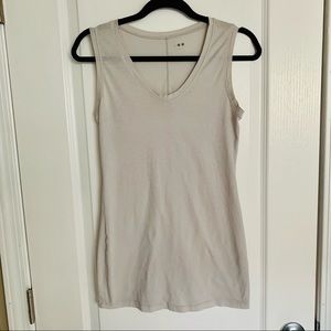 Three dots M light weight Vneck tank grayish taupe